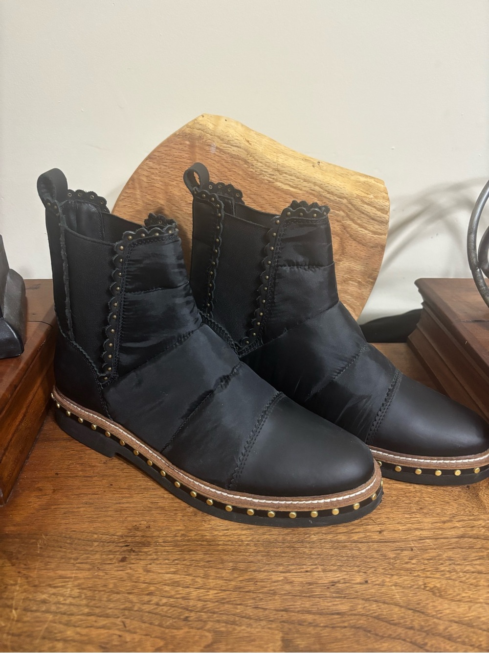 Free People Black Quilted Chelsea Ankle Boots Studded Trim EU 39 US 8.5  / 9